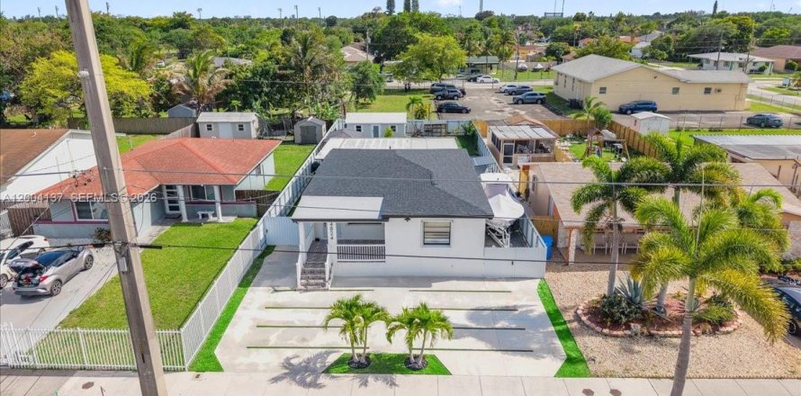 House in West Park, Florida 3 bedrooms, 125.88 sq.m. № 2068551