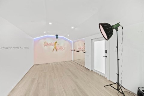 House in West Park, Florida 3 bedrooms, 125.88 sq.m. № 2068551 - photo 20