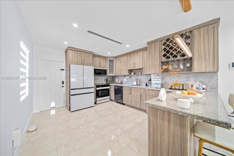 House in West Park, Florida 3 bedrooms, 125.88 sq.m. № 2068551 - photo 3