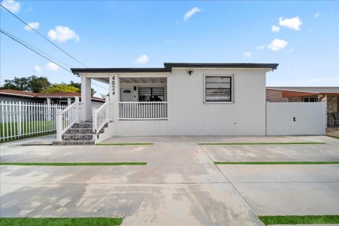 House in West Park, Florida 3 bedrooms, 125.88 sq.m. № 2068551 - photo 23