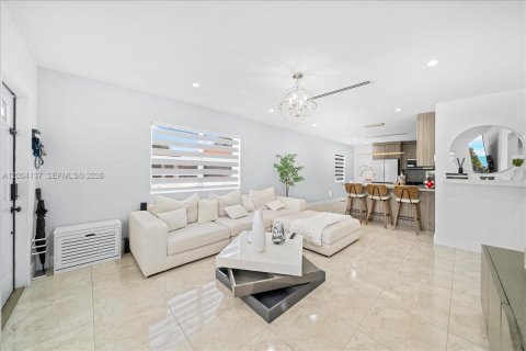 House in West Park, Florida 3 bedrooms, 125.88 sq.m. № 2068551 - photo 11