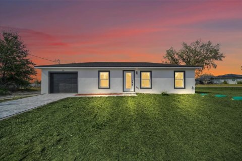 House in Ocala, Florida 3 bedrooms, 93.92 sq.m. № 1817752 - photo 1