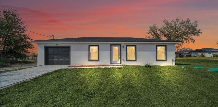 House in Ocala, Florida 3 bedrooms, 93.92 sq.m. № 1817752