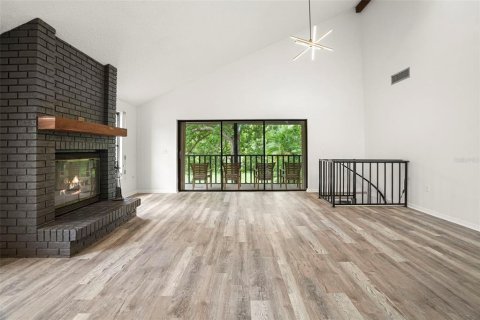 House in Clearwater, Florida 3 bedrooms, 196.49 sq.m. № 2157625 - photo 11