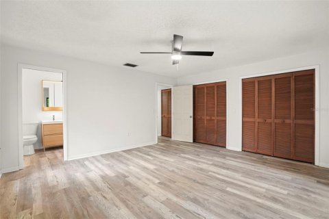 House in Clearwater, Florida 3 bedrooms, 196.49 sq.m. № 2157625 - photo 20