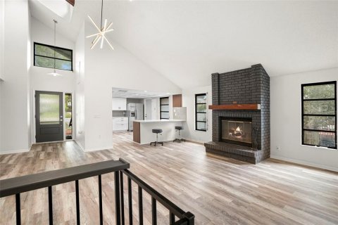 House in Clearwater, Florida 3 bedrooms, 196.49 sq.m. № 2157625 - photo 7