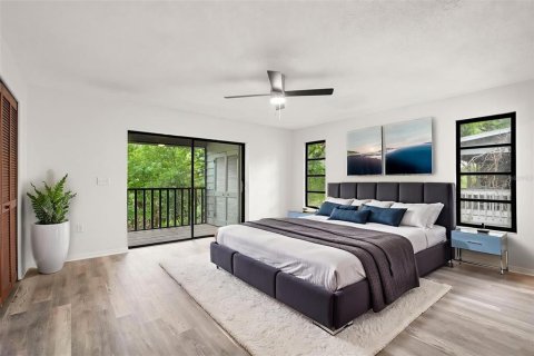 House in Clearwater, Florida 3 bedrooms, 196.49 sq.m. № 2157625 - photo 18