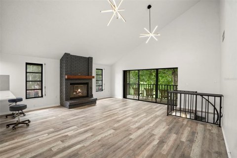 House in Clearwater, Florida 3 bedrooms, 196.49 sq.m. № 2157625 - photo 10