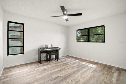 House in Clearwater, Florida 3 bedrooms, 196.49 sq.m. № 2157625 - photo 21