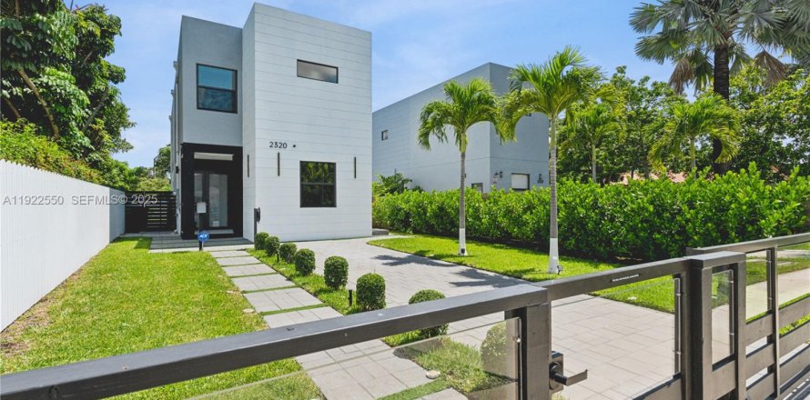 Villa ou maison à Miami, Floride 4 chambres, 240.99 m2 № 1976686