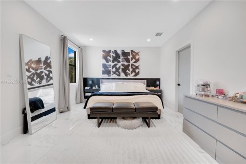 Villa ou maison à vendre à Miami, Floride: 4 chambres, 240.99 m2 № 1976686 - photo 23