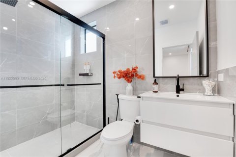 Villa ou maison à vendre à Miami, Floride: 4 chambres, 240.99 m2 № 1976686 - photo 29