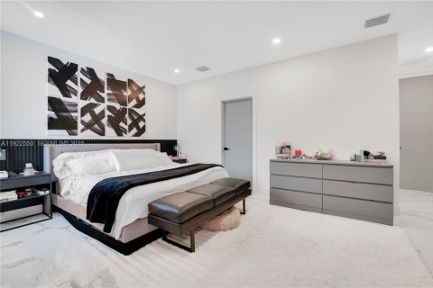 Villa ou maison à vendre à Miami, Floride: 4 chambres, 240.99 m2 № 1976686 - photo 22