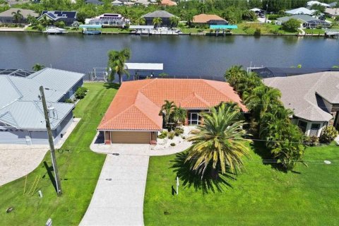 Villa ou maison à Port Charlotte, Floride 3 chambres, 170.85 m2 № 2329636