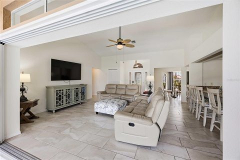 Villa ou maison à vendre à Port Charlotte, Floride: 3 chambres, 170.85 m2 № 2329636 - photo 5