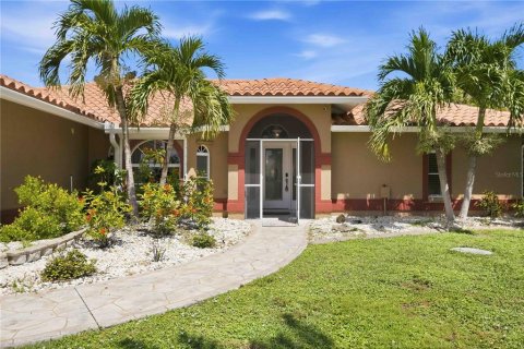 Villa ou maison à vendre à Port Charlotte, Floride: 3 chambres, 170.85 m2 № 2329636 - photo 11