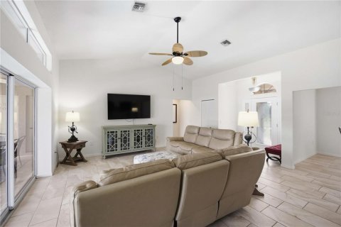 Villa ou maison à vendre à Port Charlotte, Floride: 3 chambres, 170.85 m2 № 2329636 - photo 13