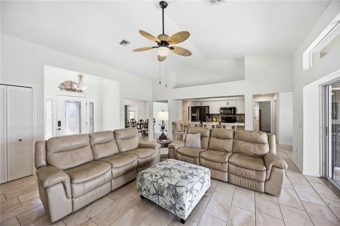 Villa ou maison à vendre à Port Charlotte, Floride: 3 chambres, 170.85 m2 № 2329636 - photo 14
