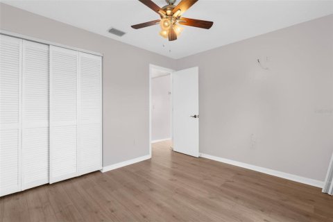 House in North Port, Florida 3 bedrooms, 131.18 sq.m. № 1876645 - photo 13