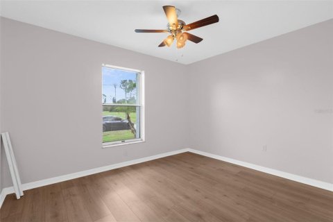 House in North Port, Florida 3 bedrooms, 131.18 sq.m. № 1876645 - photo 10