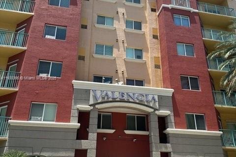 Condominio en venta en South Miami, Florida, 1 dormitorio, 60.57 m2 № 1752885 - foto 16