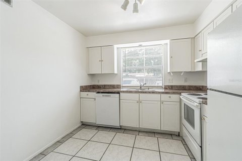 Copropriété à vendre à Tampa, Floride: 2 chambres, 105.72 m2 № 2211342 - photo 7