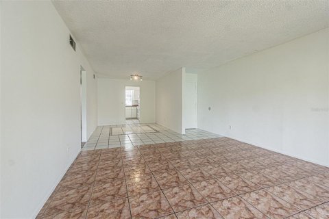 Copropriété à vendre à Tampa, Floride: 2 chambres, 105.72 m2 № 2211342 - photo 13