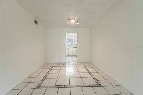 Copropriété à vendre à Tampa, Floride: 2 chambres, 105.72 m2 № 2211342 - photo 4