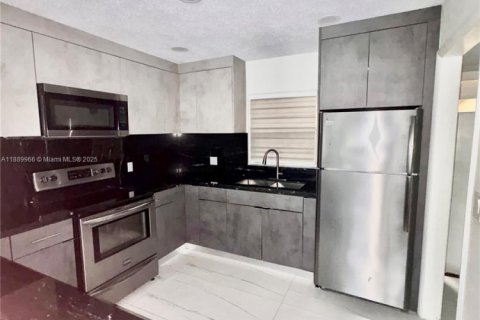 Снять в аренду кондоминиум в Дания-Бич, Флорида 2 спальни, 98.48м2, № 1943685 - фото 10