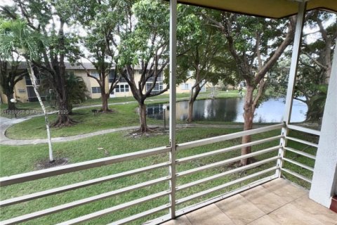 Снять в аренду кондоминиум в Дания-Бич, Флорида 2 спальни, 98.48м2, № 1943685 - фото 13