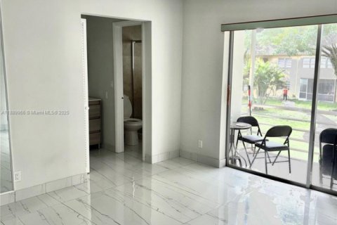 Снять в аренду кондоминиум в Дания-Бич, Флорида 2 спальни, 98.48м2, № 1943685 - фото 12