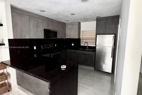 Снять в аренду кондоминиум в Дания-Бич, Флорида 2 спальни, 98.48м2, № 1943685 - фото 8