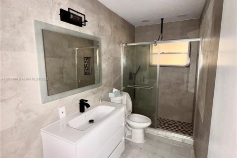 Снять в аренду кондоминиум в Дания-Бич, Флорида 2 спальни, 98.48м2, № 1943685 - фото 21