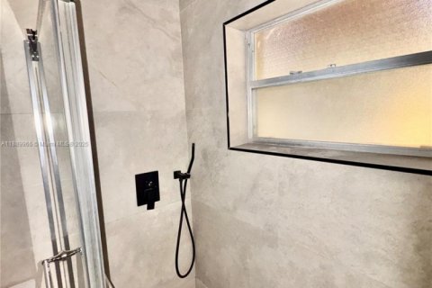 Снять в аренду кондоминиум в Дания-Бич, Флорида 2 спальни, 98.48м2, № 1943685 - фото 15