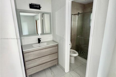 Снять в аренду кондоминиум в Дания-Бич, Флорида 2 спальни, 98.48м2, № 1943685 - фото 20