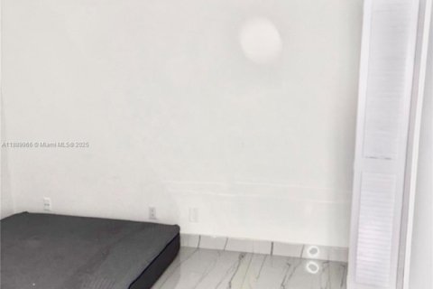 Снять в аренду кондоминиум в Дания-Бич, Флорида 2 спальни, 98.48м2, № 1943685 - фото 19