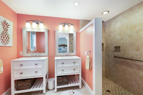 House in Holmes Beach, Florida 3 bedrooms, 136.57 sq.m. № 1718295 - photo 18