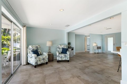 House in Holmes Beach, Florida 3 bedrooms, 136.57 sq.m. № 1718295 - photo 14