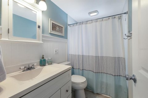 House in Holmes Beach, Florida 3 bedrooms, 136.57 sq.m. № 1718295 - photo 20
