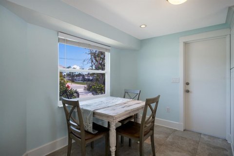 House in Holmes Beach, Florida 3 bedrooms, 136.57 sq.m. № 1718295 - photo 12