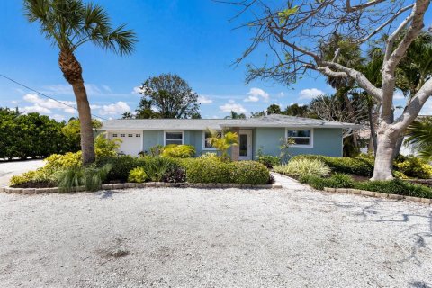 House in Holmes Beach, Florida 3 bedrooms, 136.57 sq.m. № 1718295 - photo 3