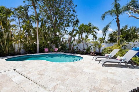 House in Holmes Beach, Florida 3 bedrooms, 136.57 sq.m. № 1718295 - photo 23