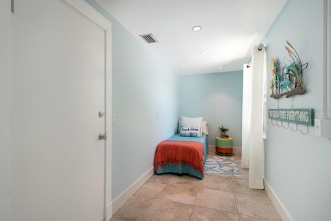House in Holmes Beach, Florida 3 bedrooms, 136.57 sq.m. № 1718295 - photo 21
