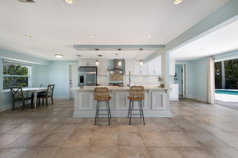 House in Holmes Beach, Florida 3 bedrooms, 136.57 sq.m. № 1718295 - photo 8