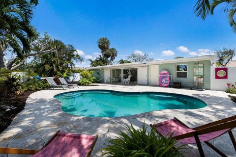 House in Holmes Beach, Florida 3 bedrooms, 136.57 sq.m. № 1718295 - photo 25