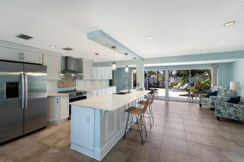 House in Holmes Beach, Florida 3 bedrooms, 136.57 sq.m. № 1718295 - photo 11