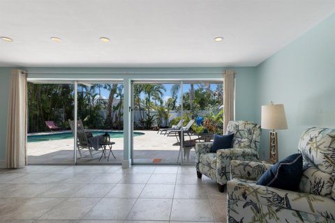 House in Holmes Beach, Florida 3 bedrooms, 136.57 sq.m. № 1718295 - photo 13