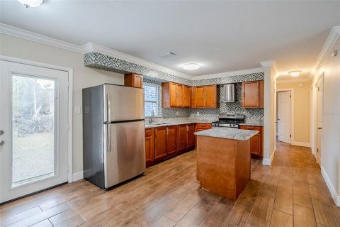 House in Leesburg, Florida 4 bedrooms, 120.4 sq.m. № 1762063 - photo 6