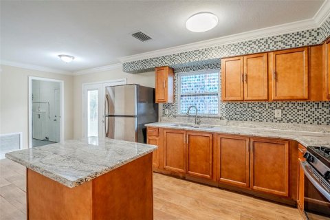 House in Leesburg, Florida 4 bedrooms, 120.4 sq.m. № 1762063 - photo 8