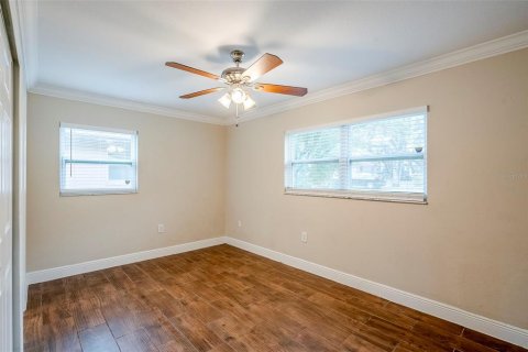 House in Leesburg, Florida 4 bedrooms, 120.4 sq.m. № 1762063 - photo 14